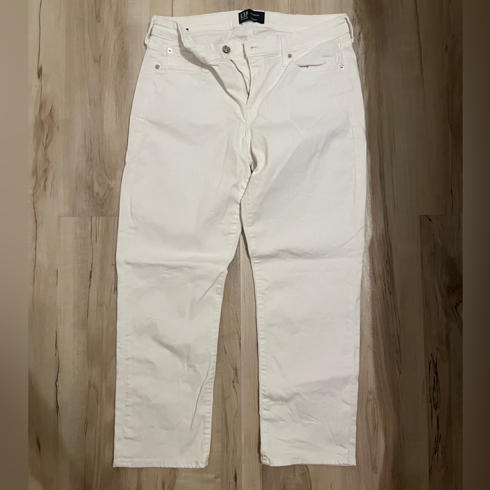 Gap white straight leg jeans NWOT